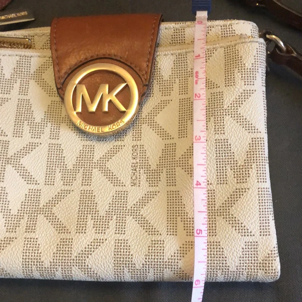 Michael Kors Cross Shoulder Bag - Picture 13 of 15